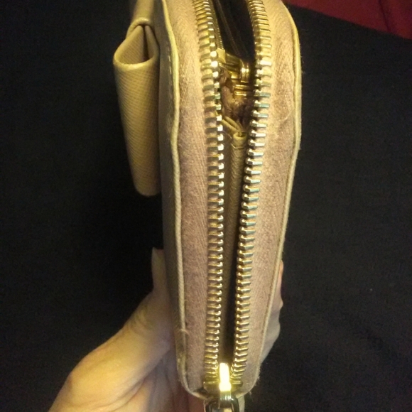 BEAUTIFUL PRADA SAFFIANO LEATHER FULL SIZE WALLET BEIGE COLOR W/ FRONT BOW - Picture 7 of 14